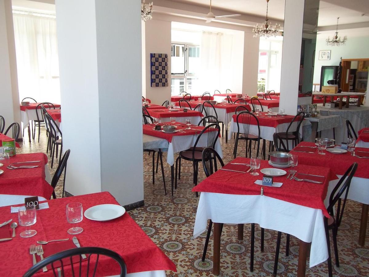 Hotel Italia Senigallia Bagian luar foto