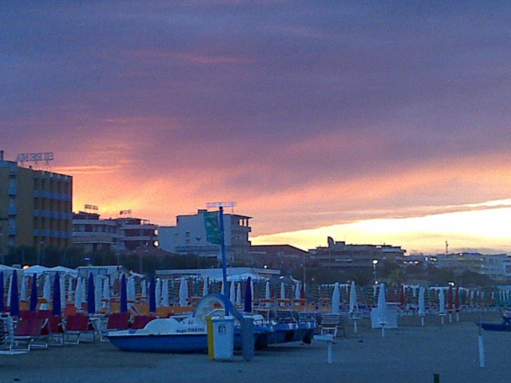 Hotel Italia Senigallia Bagian luar foto