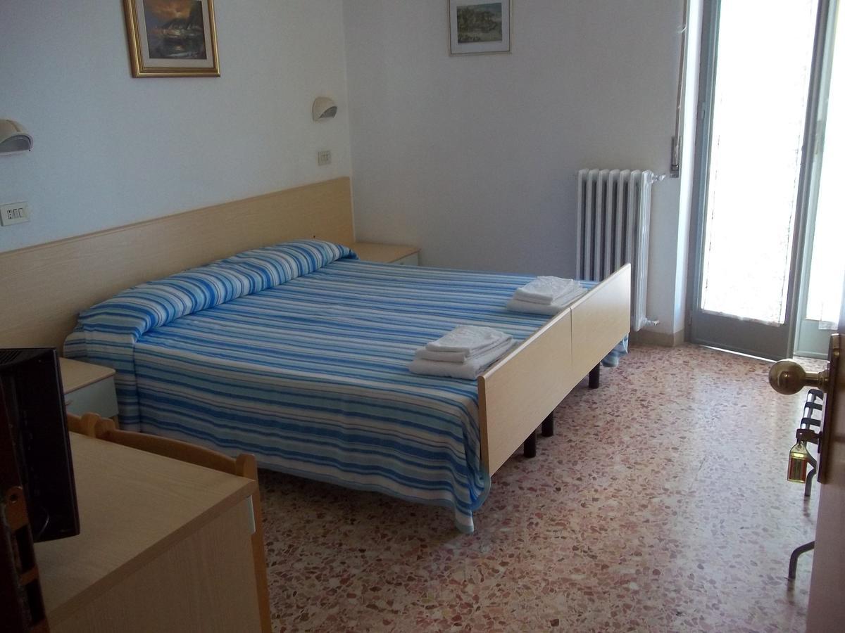 Hotel Italia Senigallia Bagian luar foto