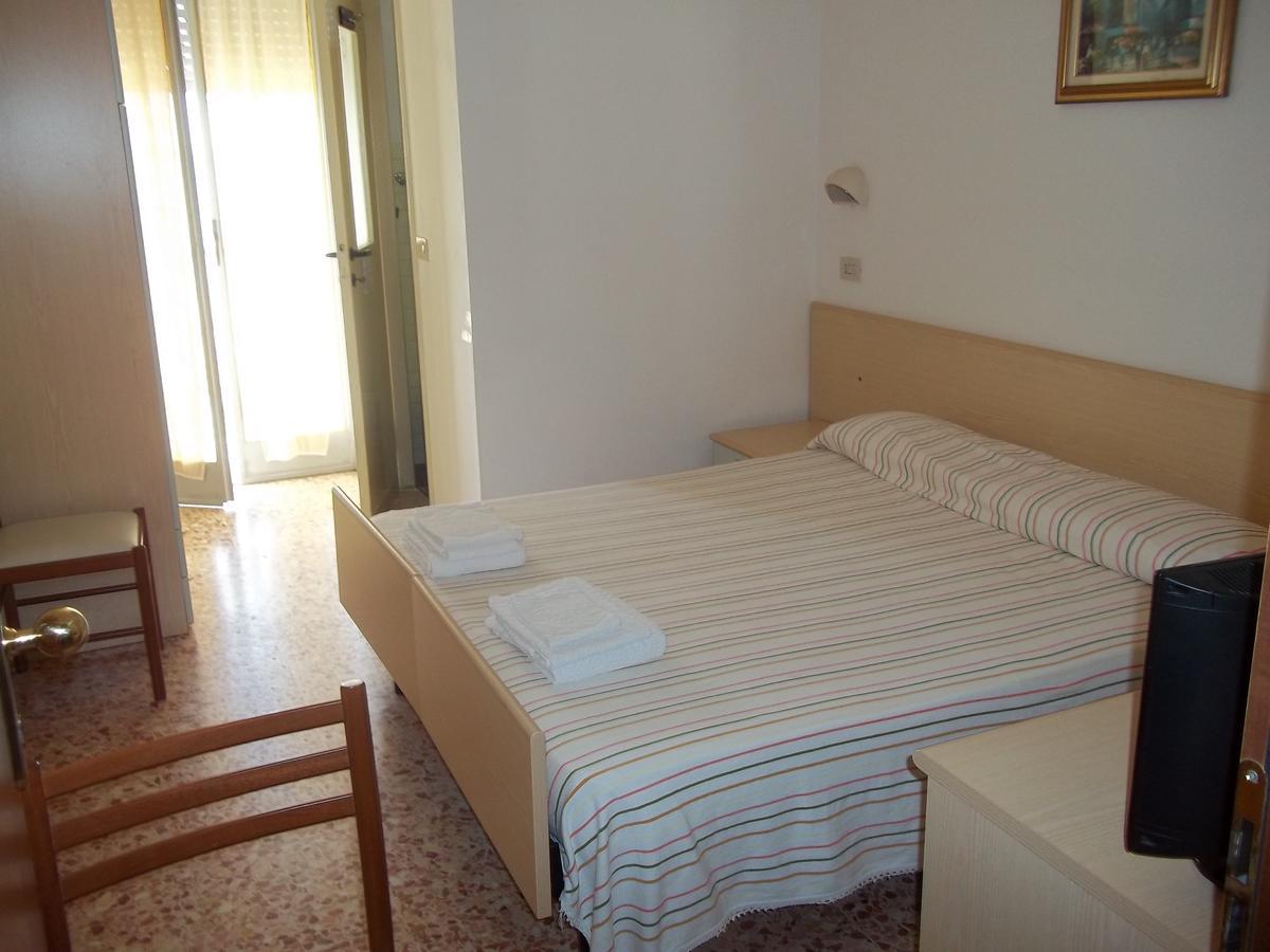 Hotel Italia Senigallia Bagian luar foto
