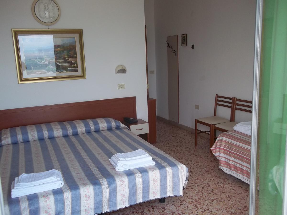 Hotel Italia Senigallia Bagian luar foto