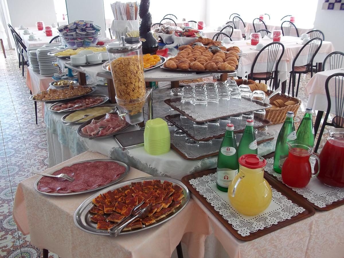 Hotel Italia Senigallia Bagian luar foto