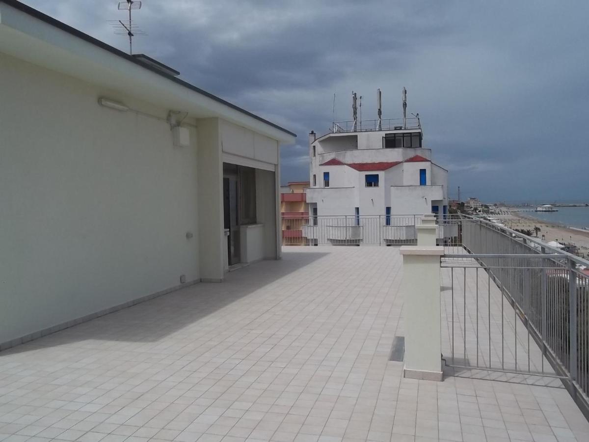 Hotel Italia Senigallia Bagian luar foto